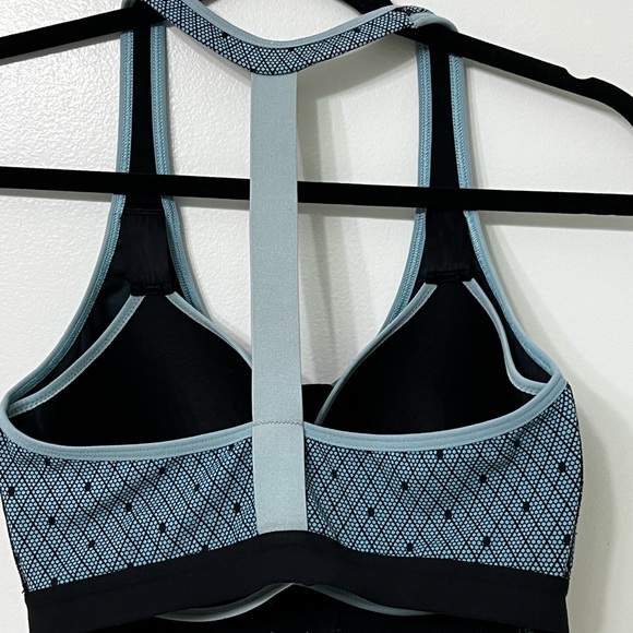 Women's Victoria's secret knockout
sports bra front closure Blue Size 32 DDD - Picture 3 of 16